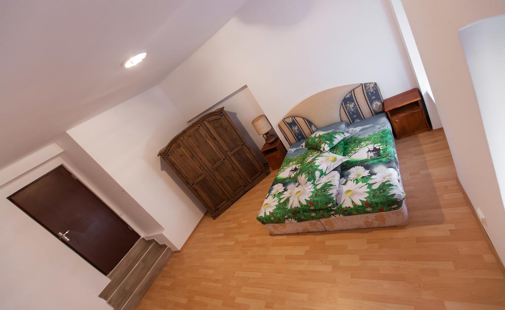 Matei Basarab Private Apartments Braşov Kamer foto