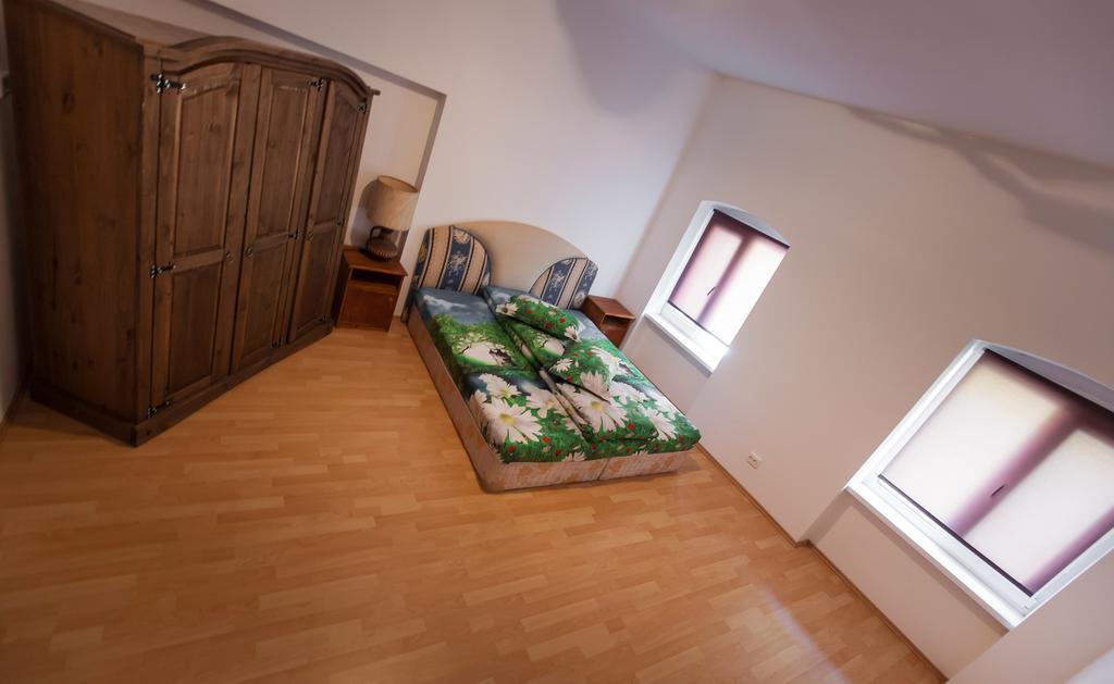 Matei Basarab Private Apartments Braşov Kamer foto